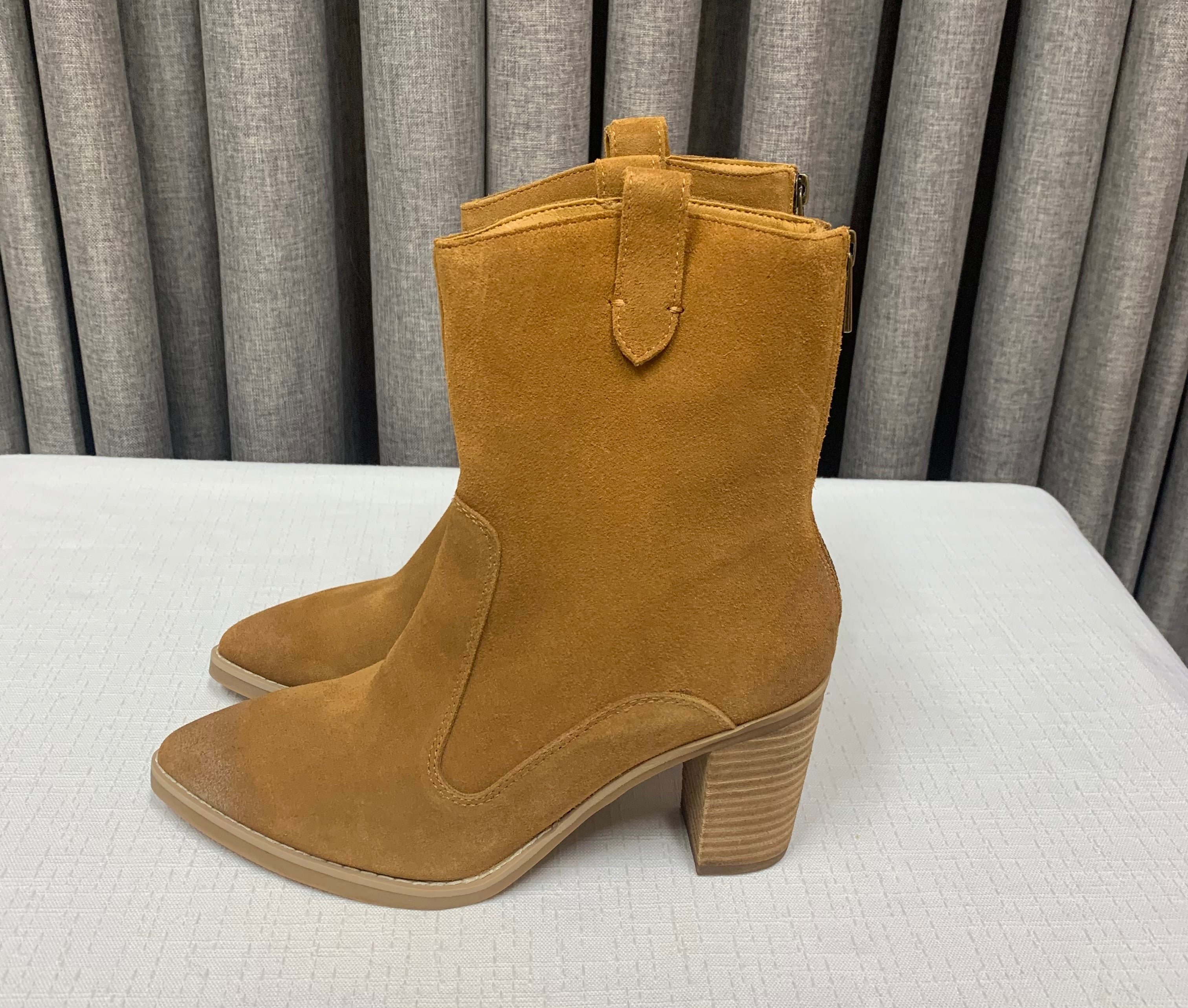 Women's Suede Raquel Boots by Splendid Footwear / Size 7