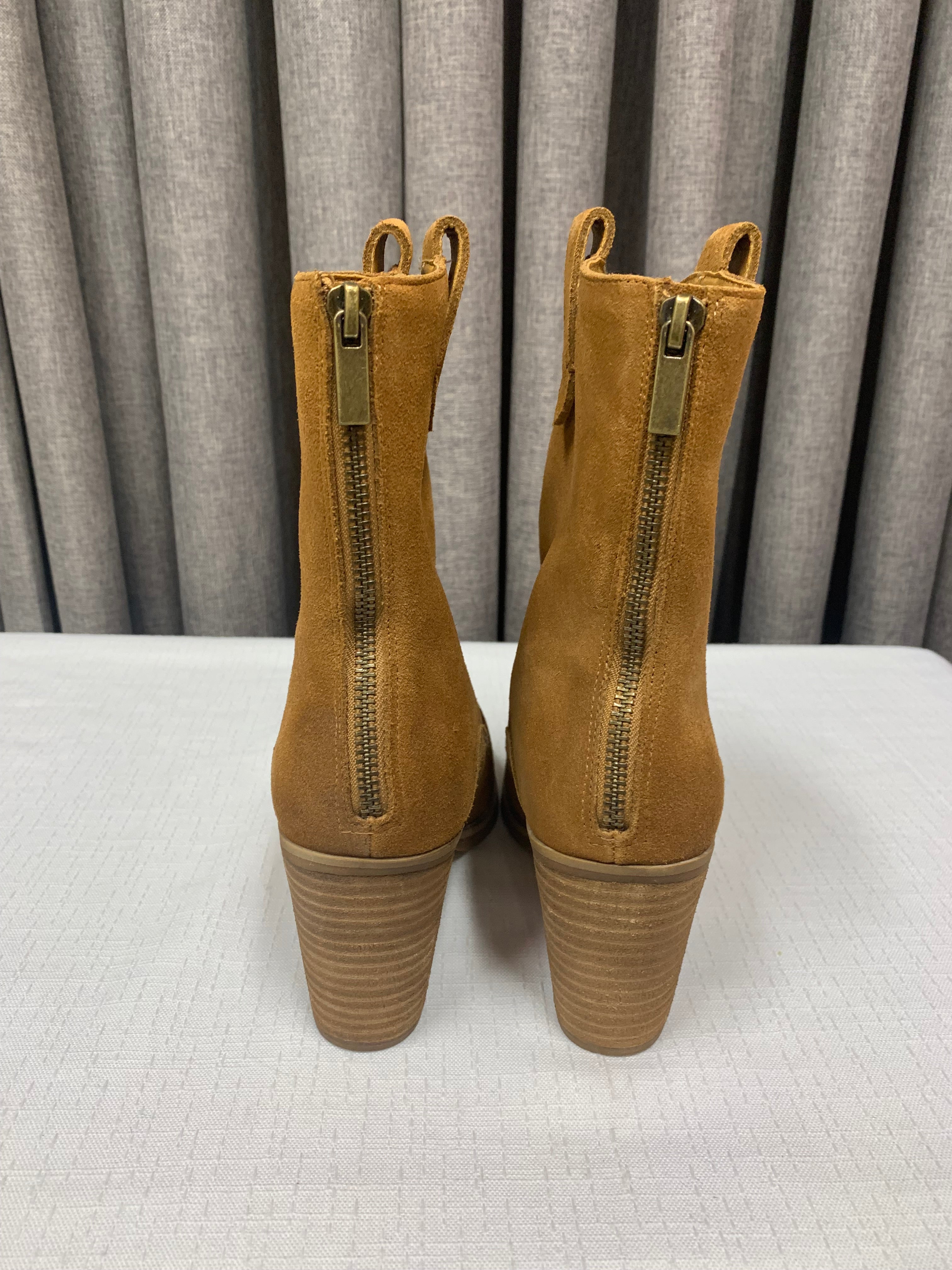 Women's Suede Raquel Boots by Splendid Footwear / Size 7