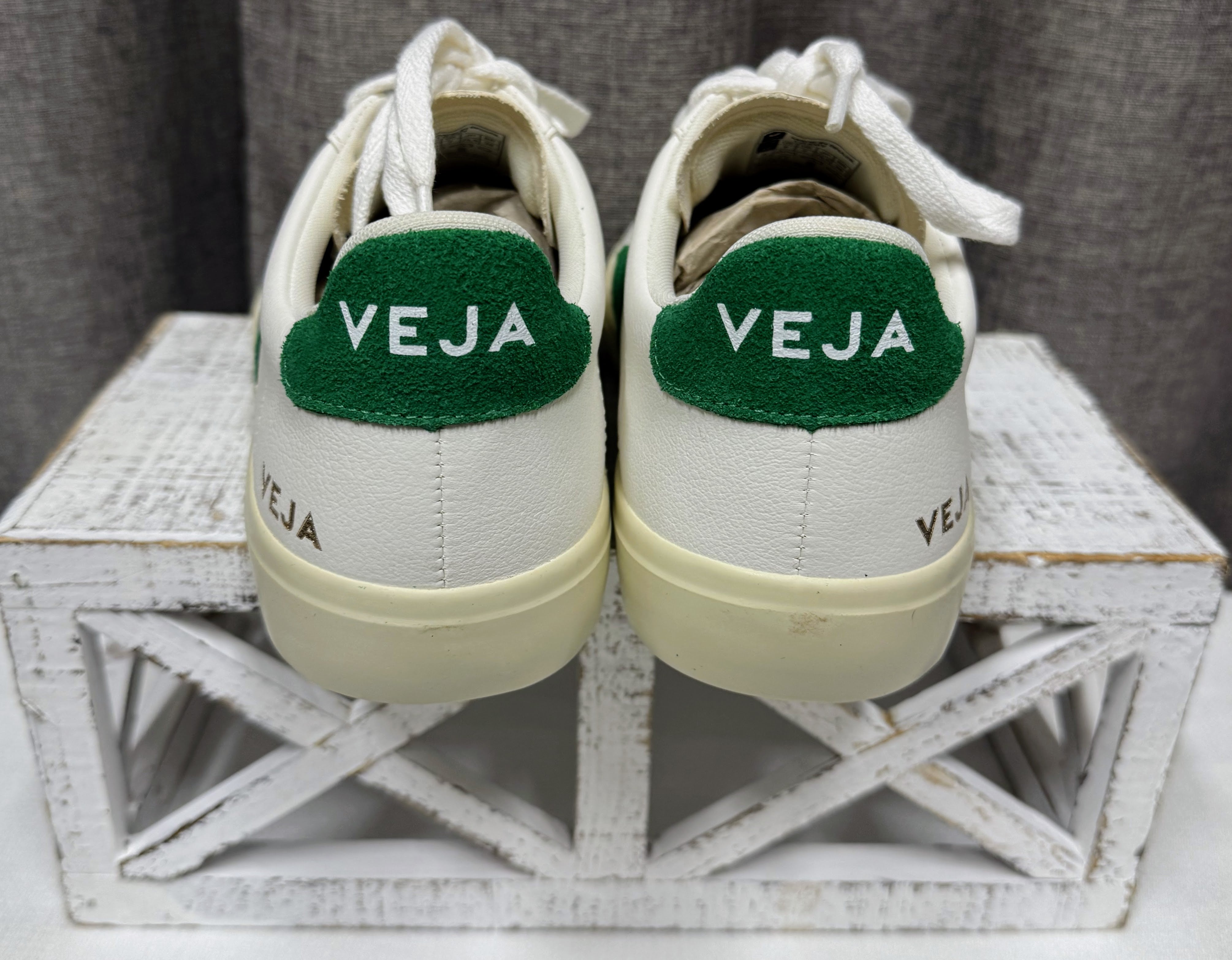 Veja Campo Sneaker | Men's Size 9 (EU 40)