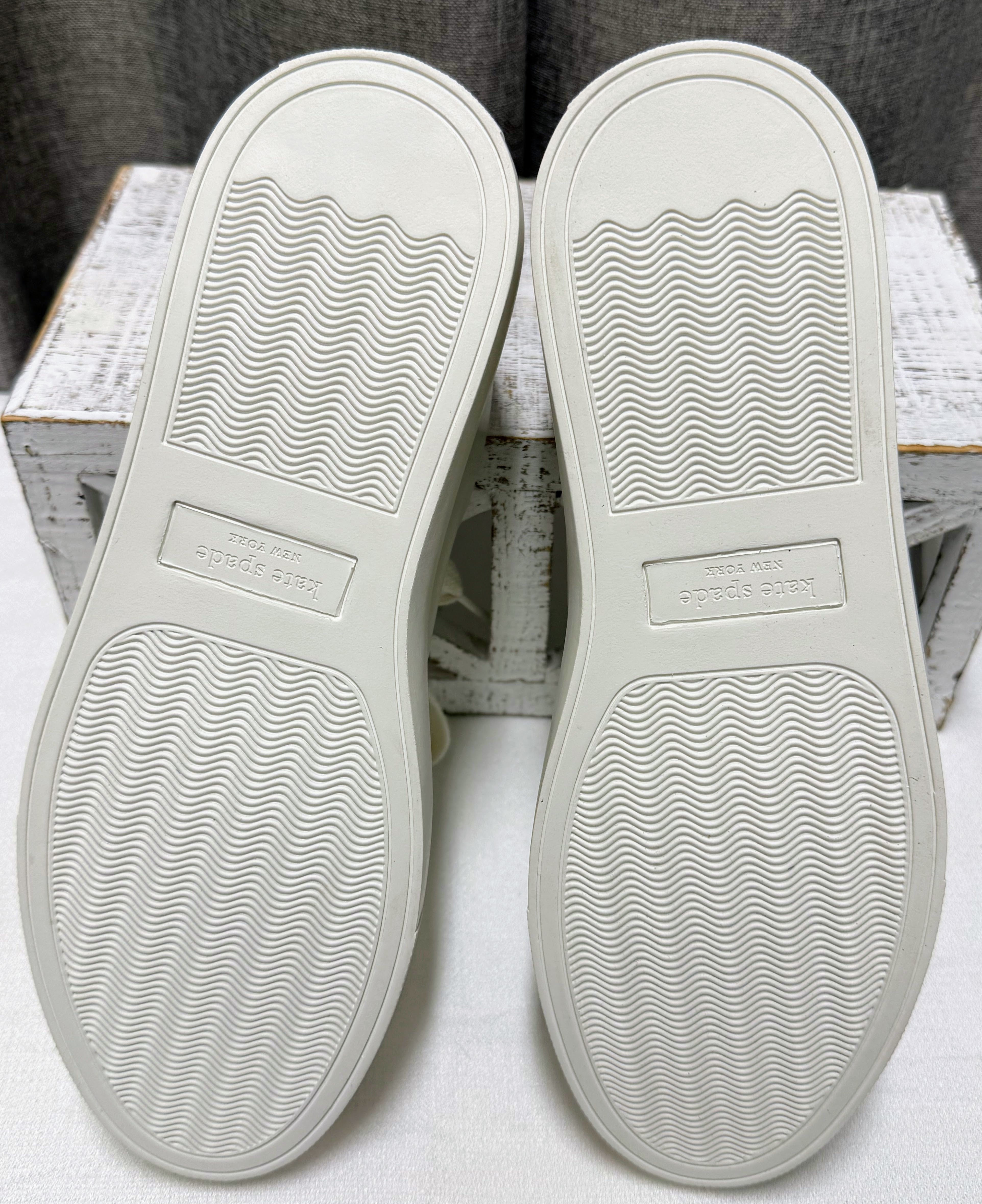 Kate Spade Alanna Leather Sneakers | Size 9