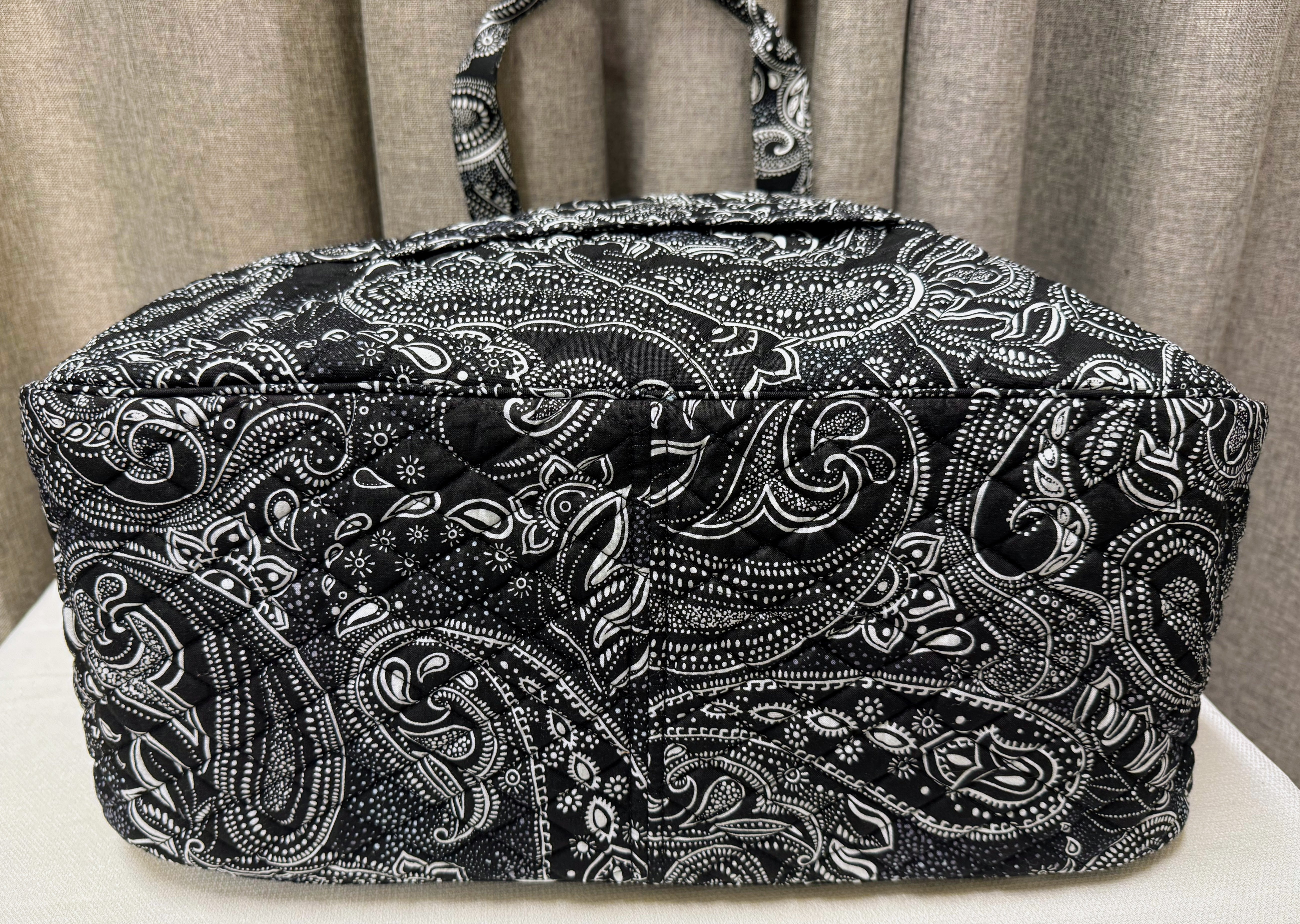 Vera Bradley Medium Traveler Bag - Stellar Paisley