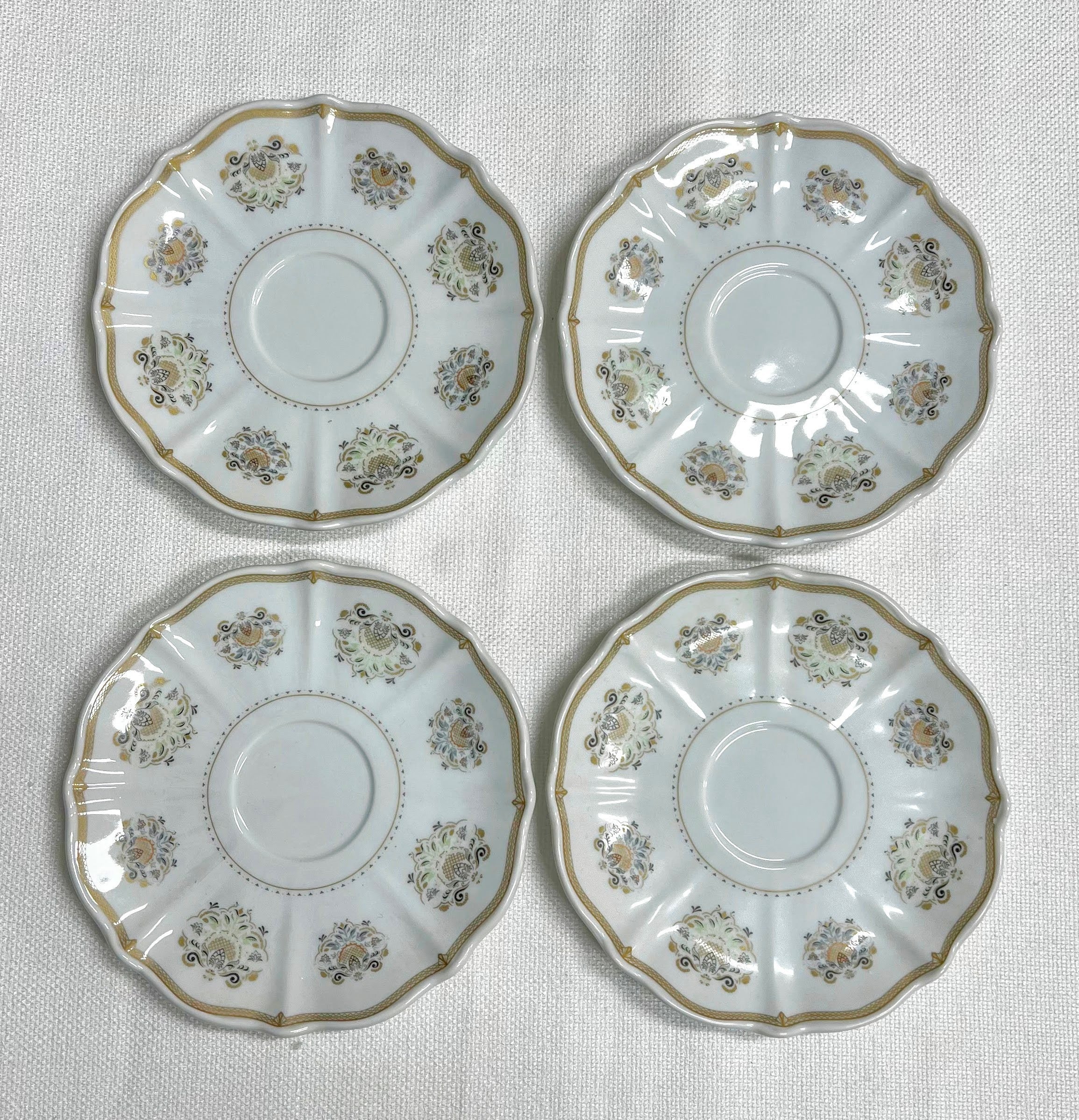 World Market Downton Abbey Set of 4 Tea Cups & Saucers