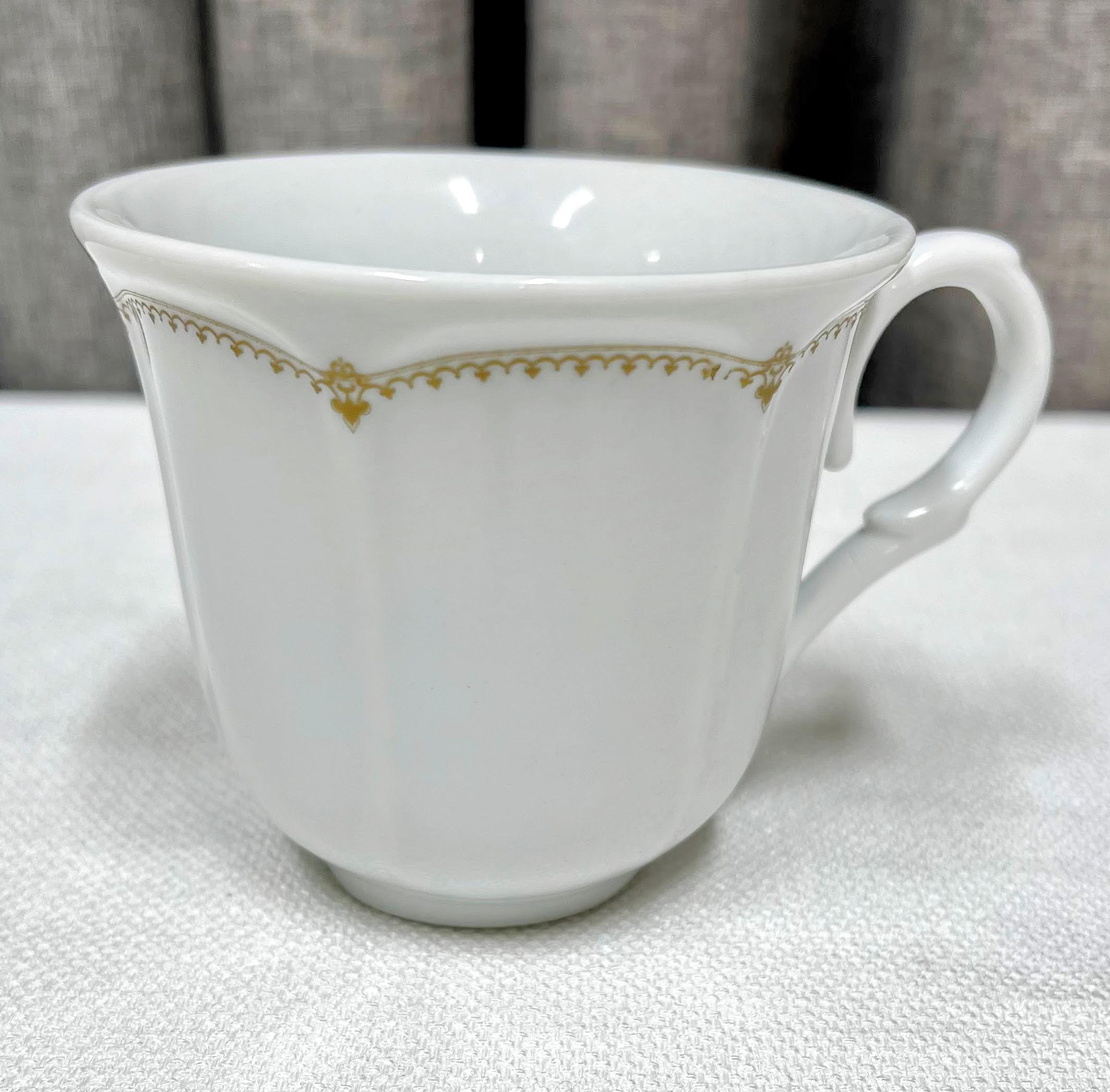 World Market Downton Abbey Set of 4 Tea Cups & Saucers