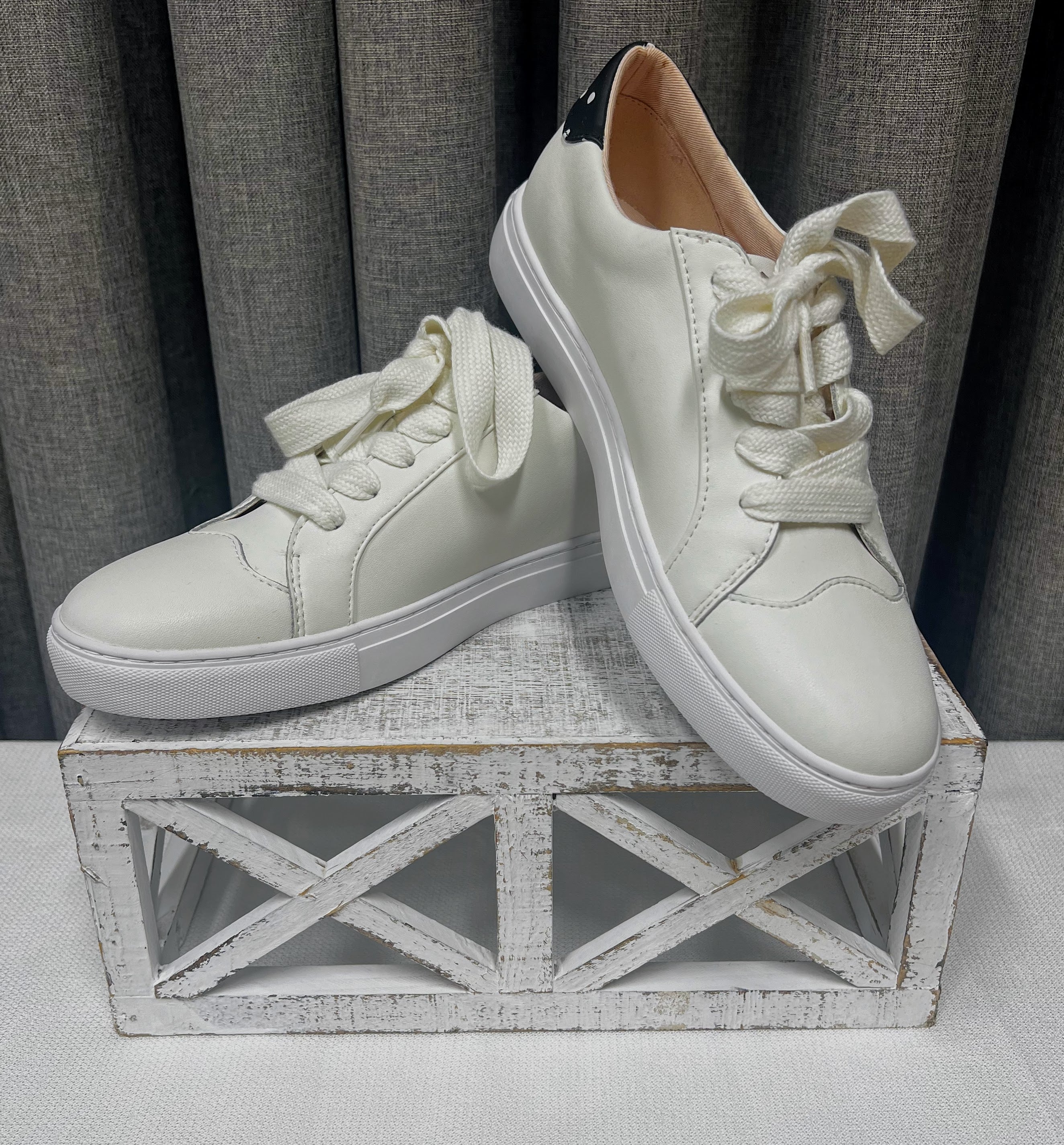 Kate Spade "Fez" Leather Sneakers | Size 9.5