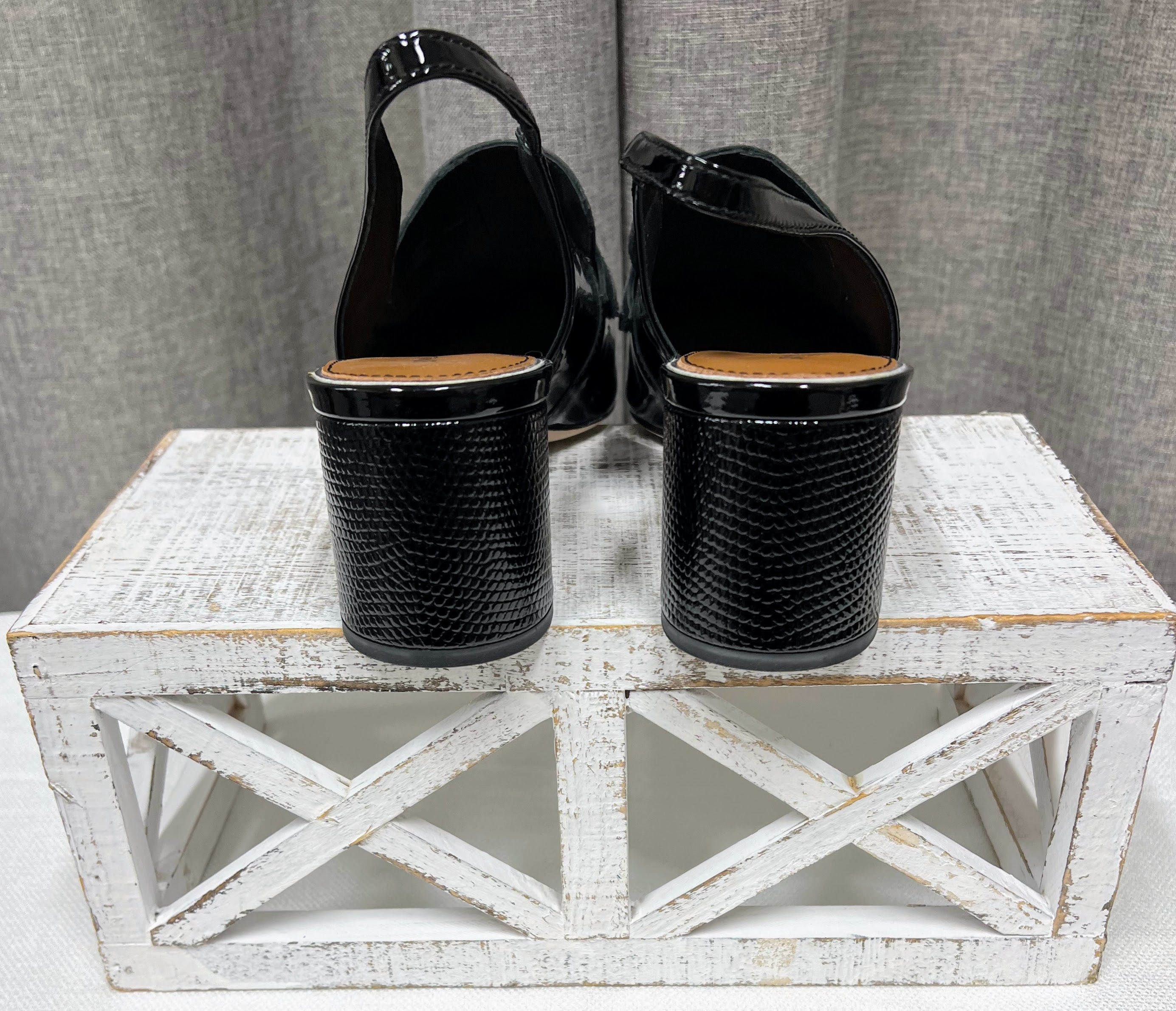 Donald Pilner Saige Pumps | Size 11