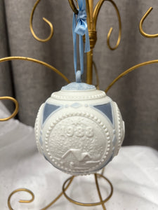 LLADRO 1988 Annual Edition Holiday Ornament