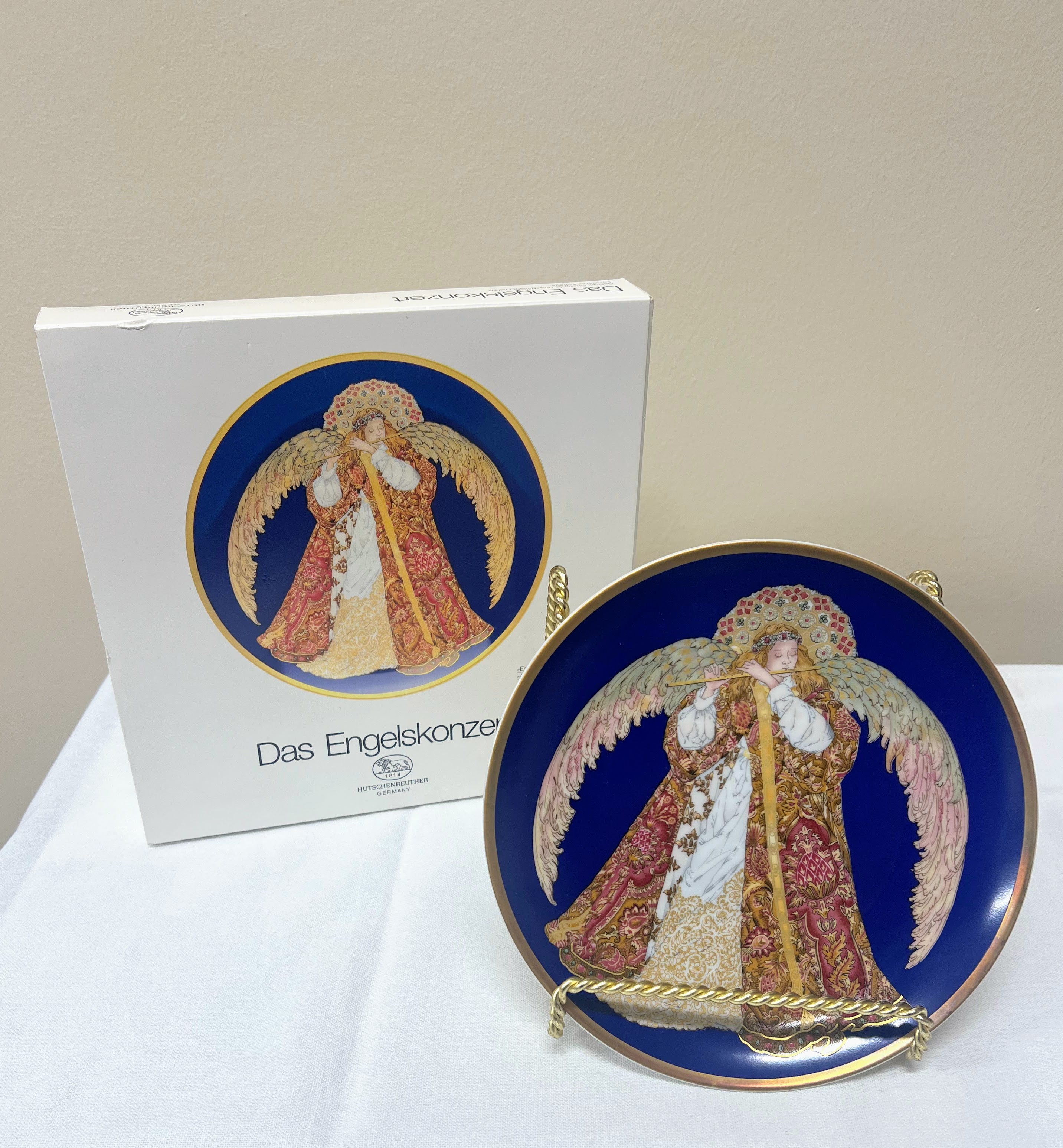 A Concert of Angels "Das Engelskonzert" Plate Collection (3)