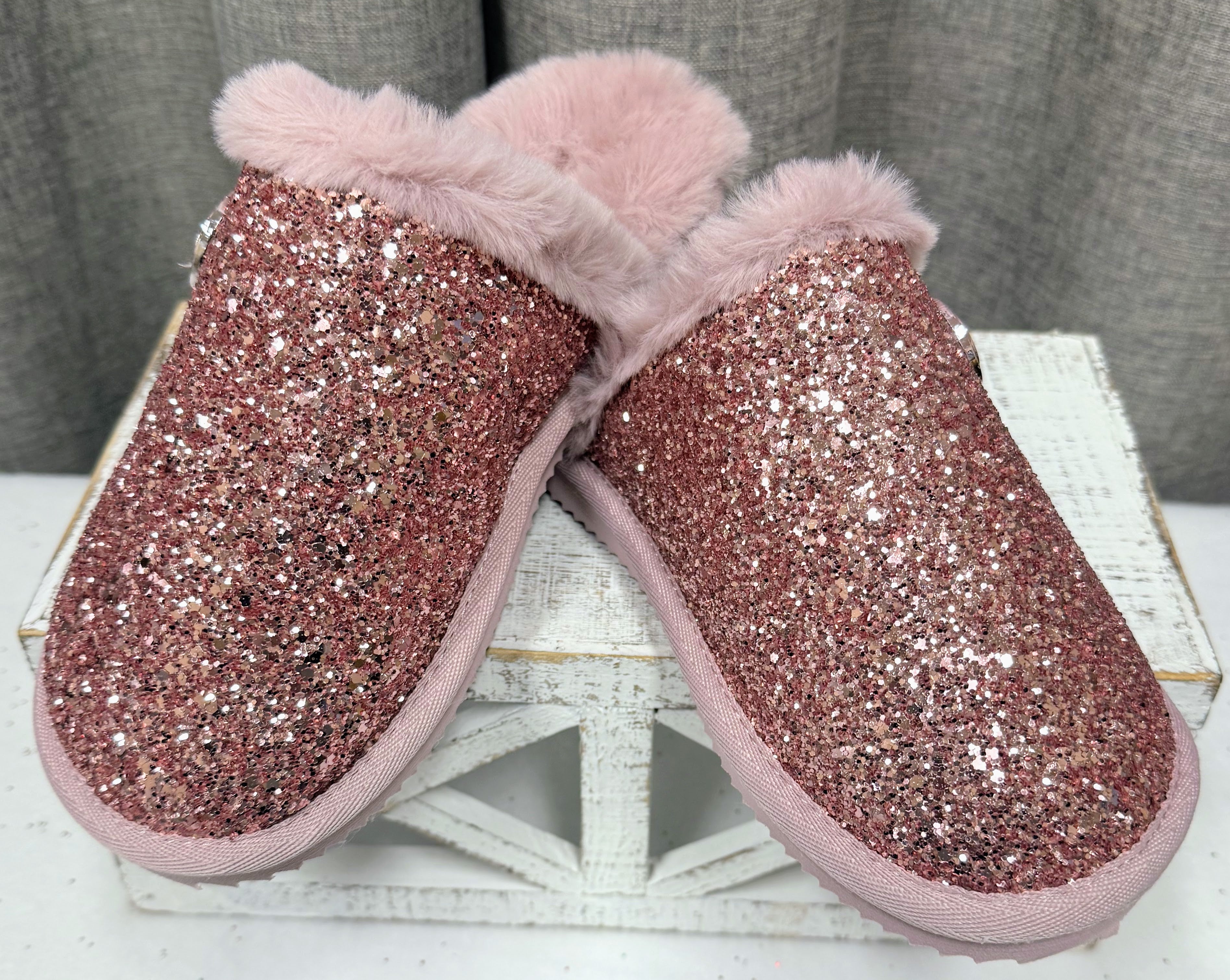 Michael Kors Pink Glitter Slippers | Size 6